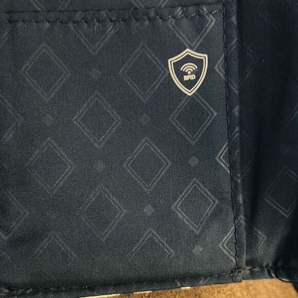 Vera Bradley RFID Small Bifold Wallet in a Blue Paisley pattern. - Picture 6 of 9